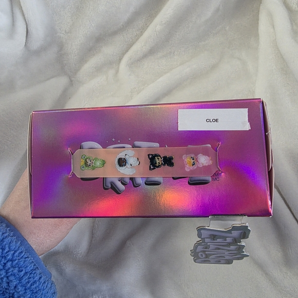 Authentic Sealed Bratz Bratziez Angel Cloe Blind Box Keychain — New, Verified - Picture 7 of 12